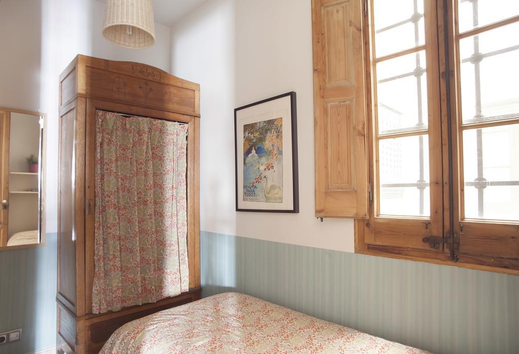 Aparteasy - Authentic Family Apartment 바르셀로나 외부 사진