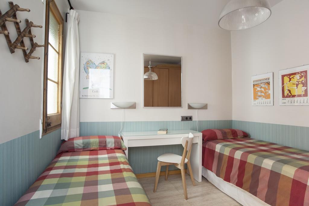 Aparteasy - Authentic Family Apartment 바르셀로나 외부 사진